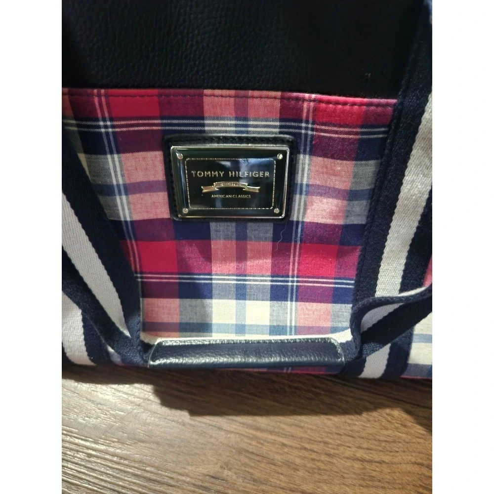 Tommy Hilfiger Red Plaid Tartan Brown Leather Trim Shoulder Bag Purse‎